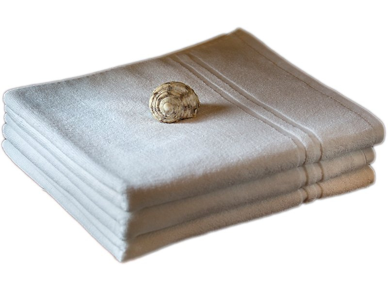Hotelové uteráky a osušky Stripes 400 gsm Biela