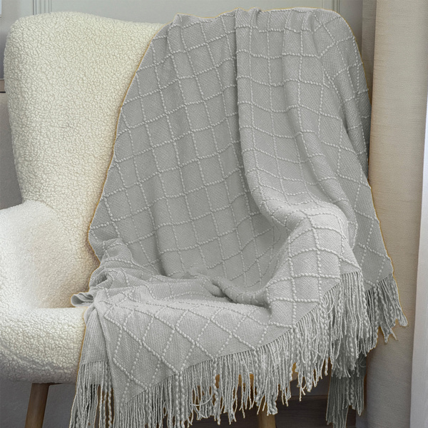 Deka Žakárová So Strapcami Neria Svetlosivý 130x170 cm